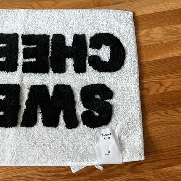 Urban Outfitters Sweet Cheeks Bath Mat NWT - Picture 8 of 10